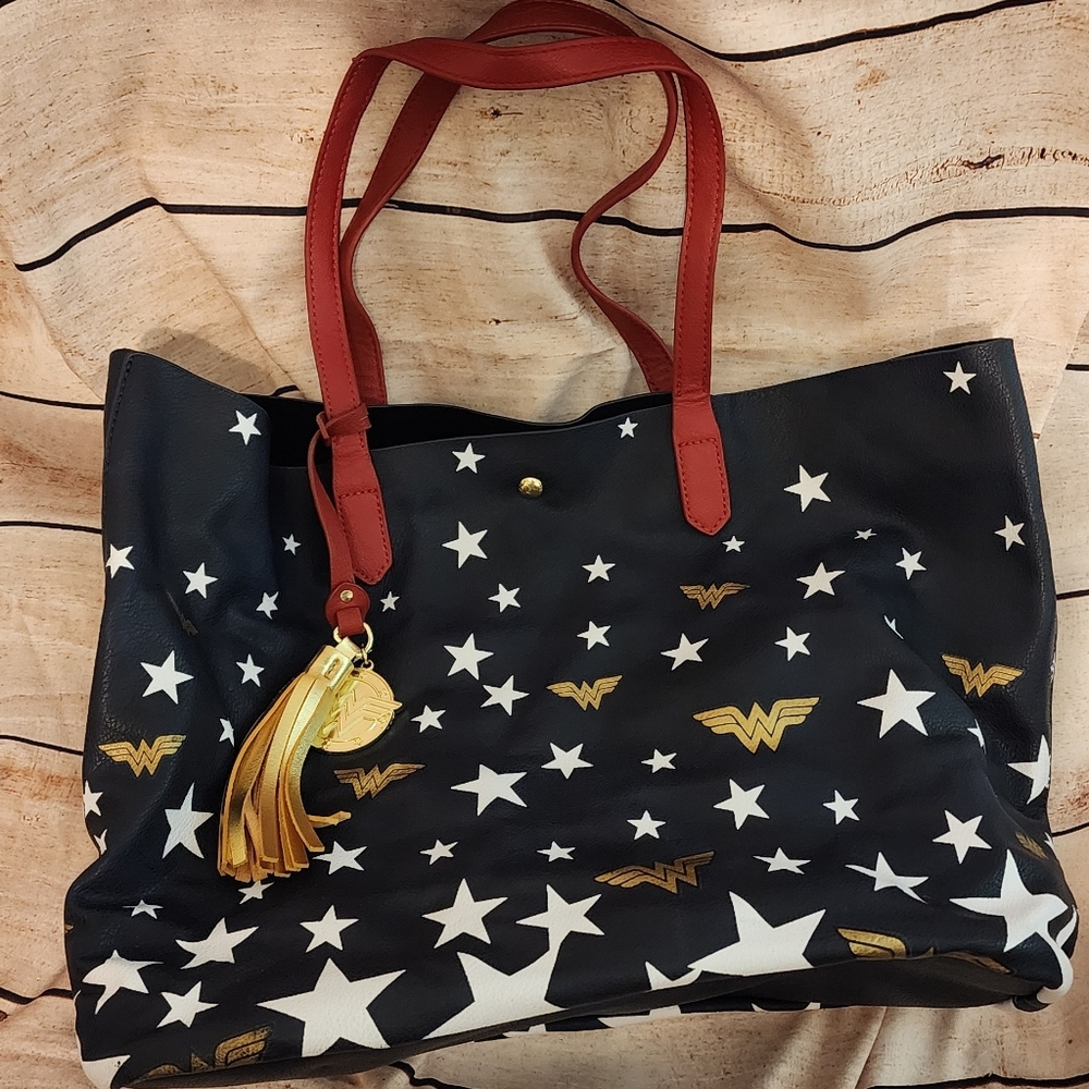 Bioworld Wonder Woman Tote